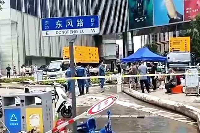 北京逸凡机器人研发与应用有限公司排涝突击队在排涝现场